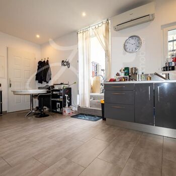 Appartement T2 - Terrasse centre ville : Appartement T2 - Terrasse centre ville