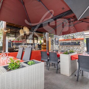 Restaurant + Appartement : Restaurant + Appartement