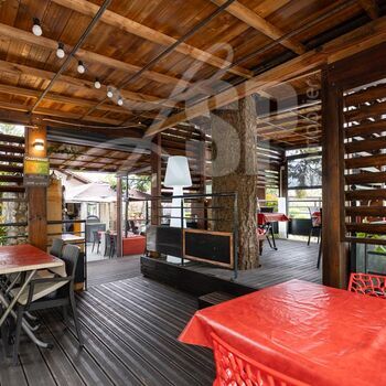 Restaurant + Appartement : Restaurant + Appartement