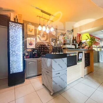 Restaurant + Appartement : Restaurant + Appartement