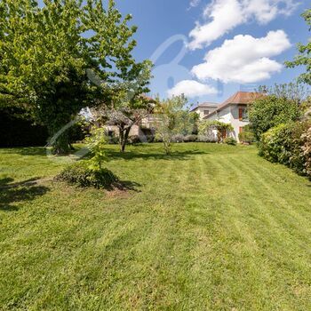 Maison T5 avec petite dépendance : Maison T5 avec petite dépendance