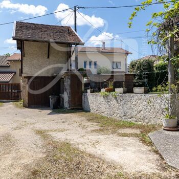 Maison T5 avec petite dépendance : Maison T5 avec petite dépendance