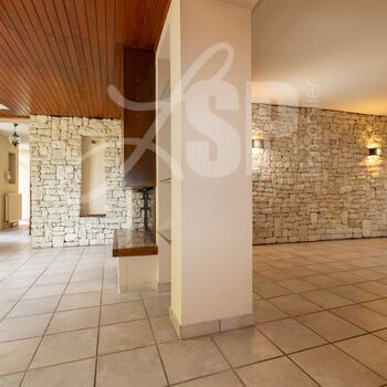 Maison T5 avec petite dépendance : Maison T5 avec petite dépendance