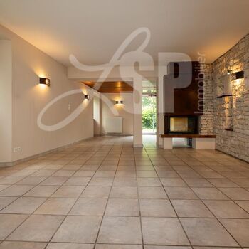 Maison T5 avec petite dépendance : Maison T5 avec petite dépendance