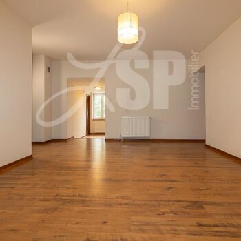 Maison T5 avec petite dépendance : Maison T5 avec petite dépendance