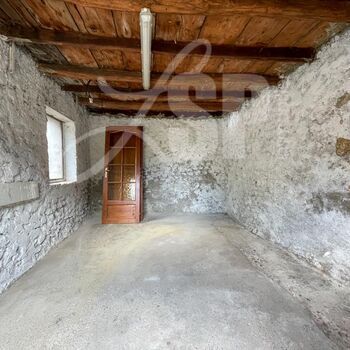 Maison T5 avec petite dépendance : Maison T5 avec petite dépendance