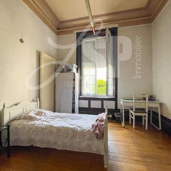 Appartement T4 avec terrasses et jardin : Appartement T4 avec terrasses et jardin