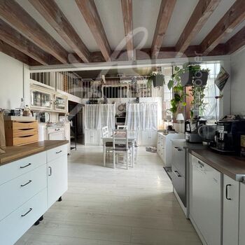 Appartement T4 avec terrasses et jardin : Appartement T4 avec terrasses et jardin