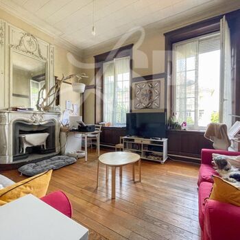 Appartement T4 avec terrasses et jardin : Appartement T4 avec terrasses et jardin