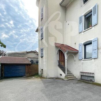 Appartement T2 - Terrasse centre ville : Appartement T2 - Terrasse centre ville
